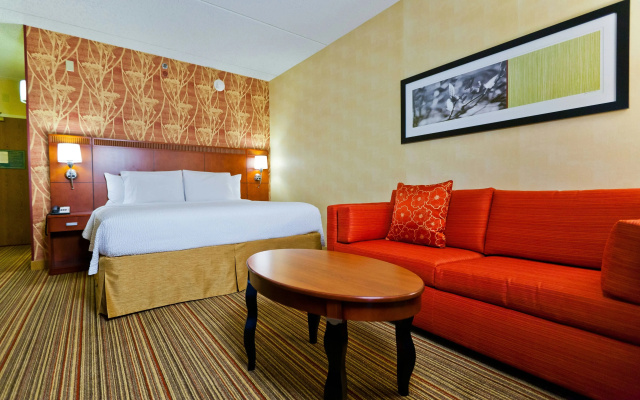 photo 3 of Courtyard by Marriott Chicago O'Hare