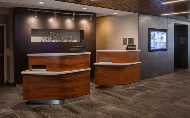 photo 2 of Courtyard by Marriott Cincinnati Airport South/Florence