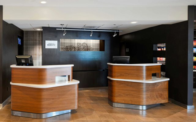 photo 2 of Courtyard by Marriott Cincinnati Blue Ash