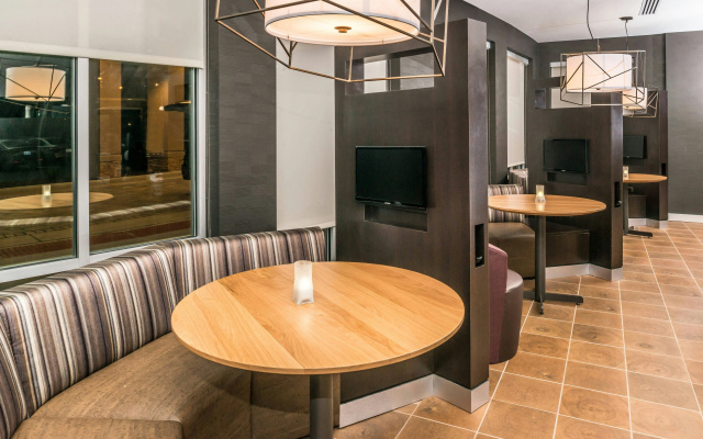photo 3 of Courtyard by Marriott Detroit Farmington