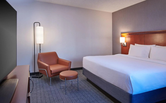 photo 3 of Courtyard by Marriott Detroit Metropolitan Airport Romulus