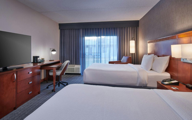 photo 4 of Courtyard by Marriott Detroit Metropolitan Airport Romulus