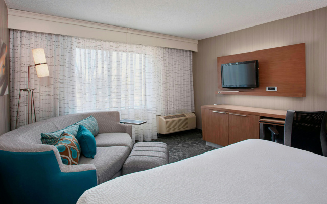 photo 3 of Courtyard by Marriott Detroit Pontiac/Auburn Hills