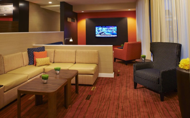 photo 2 of Courtyard by Marriott Detroit Troy