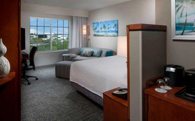 photo 4 of Courtyard by Marriott Fort Lauderdale Airport & Cruise Port