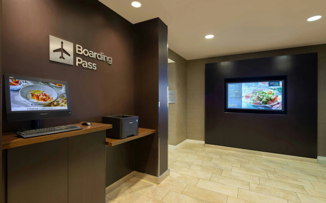 photo 4 of Courtyard by Marriott Grand Rapids Airport