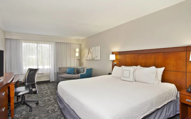 photo 3 of Courtyard by Marriott Gulfport Beachfront