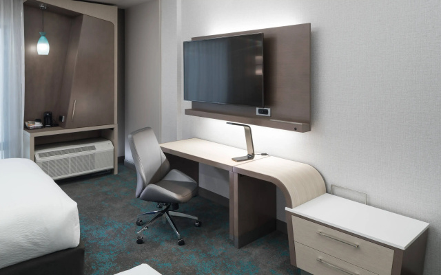photo 5 of Courtyard by Marriott Houston Heights/I-10