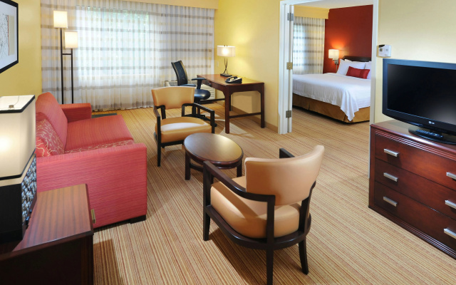 photo 4 of Courtyard by Marriott Houston Hobby Airport