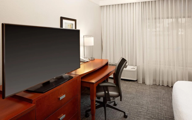 photo 3 of Courtyard by Marriott Houston Rice University