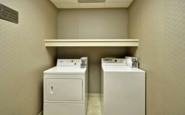 photo 4 of Courtyard by Marriott Jacksonville Airport
