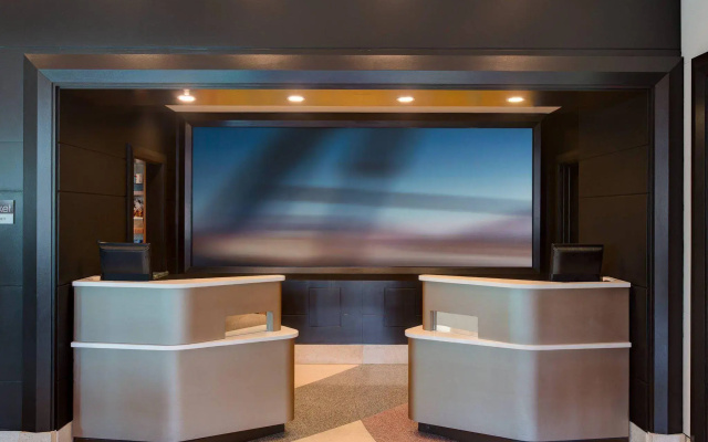 photo 2 of Courtyard by Marriott New York JFK Airport