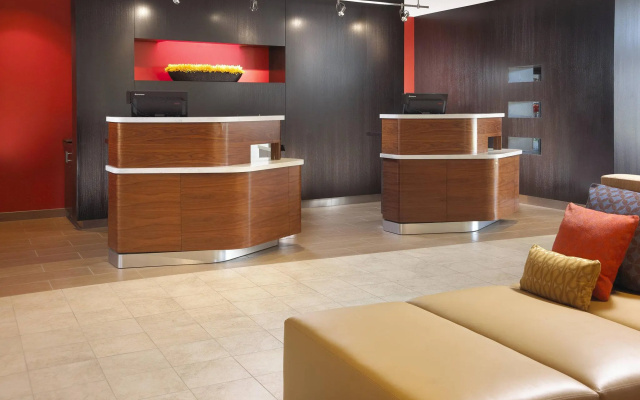 photo 2 of Courtyard by Marriott Long Beach Airport