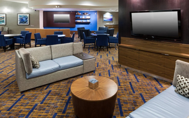 photo 2 of Courtyard by Marriott Los Angeles Burbank Airport