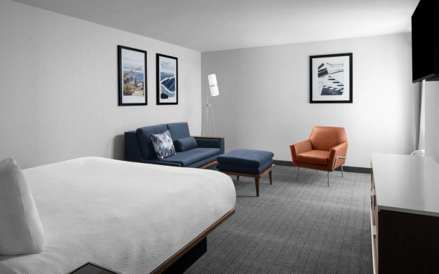 photo 3 of Courtyard by Marriott Los Angeles Burbank Airport