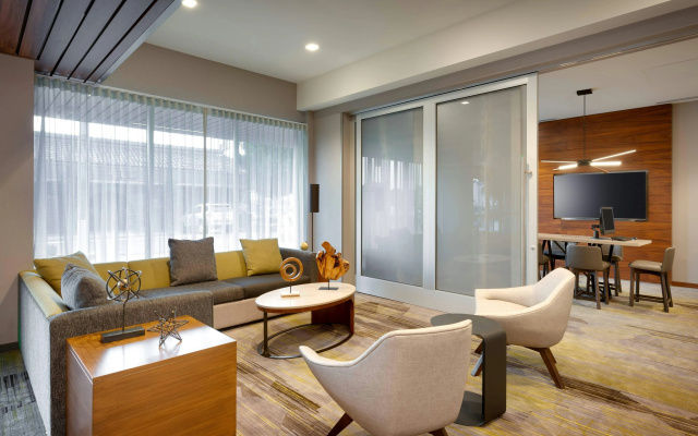 photo 3 of Courtyard by Marriott Los Angeles LAX/Hawthorne