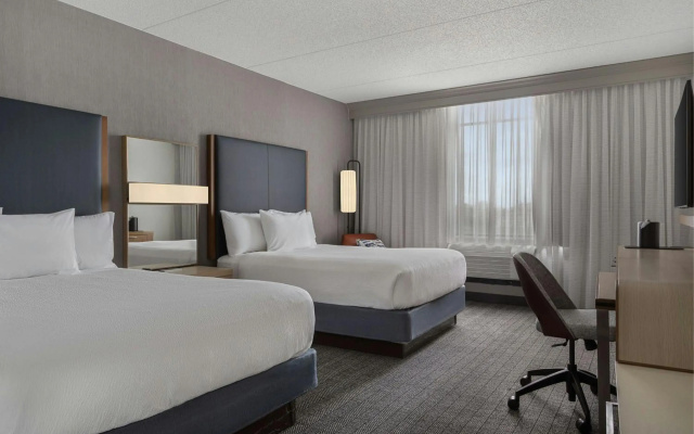 photo 5 of Courtyard by Marriott Louisville Airport