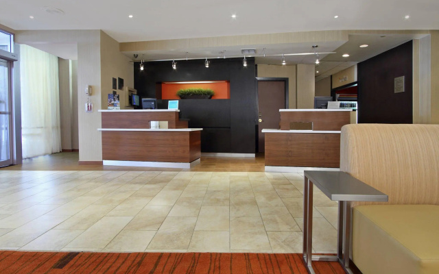 photo 2 of Courtyard by Marriott Lyndhurst Meadowlands