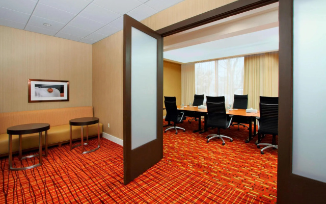 photo 4 of Courtyard by Marriott Lyndhurst Meadowlands