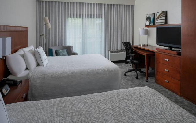 photo 2 of Courtyard by Marriott Jacksonville at Mayo Clinic Campus/Beaches