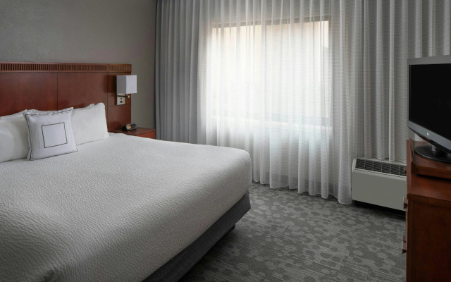 photo 3 of Courtyard by Marriott Jacksonville at Mayo Clinic Campus/Beaches