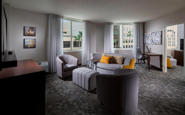 photo 2 of Courtyard by Marriott Miami Dadeland