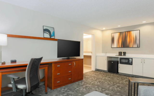 photo 5 of Courtyard by Marriott Monroe Airport