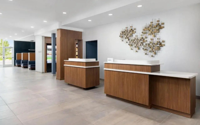 photo 2 of Courtyard By Marriott New Castle
