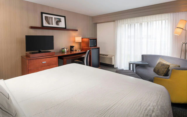 photo 3 of Courtyard by Marriott New Haven Orange-Milford