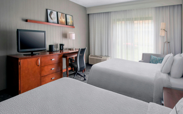 photo 5 of Courtyard by Marriott Newark Liberty International Airport