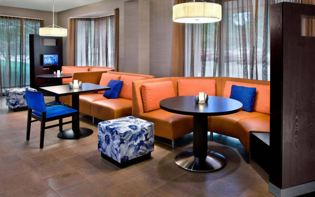 photo 4 of Courtyard by Marriott Philadelphia Plymouth Meeting