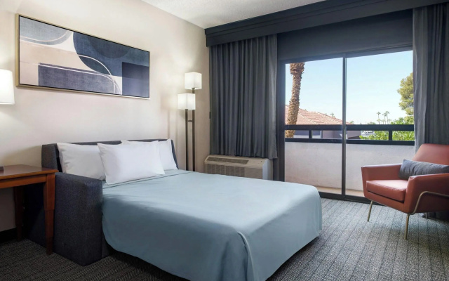 photo 5 of Courtyard by Marriott Phoenix Airport