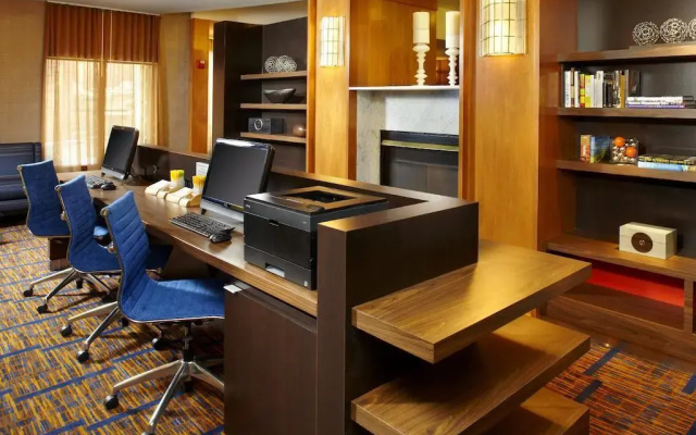 photo 2 of Courtyard By Marriott Pittsburgh Shadyside