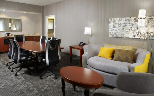 photo 3 of Courtyard By Marriott Pittsburgh Shadyside
