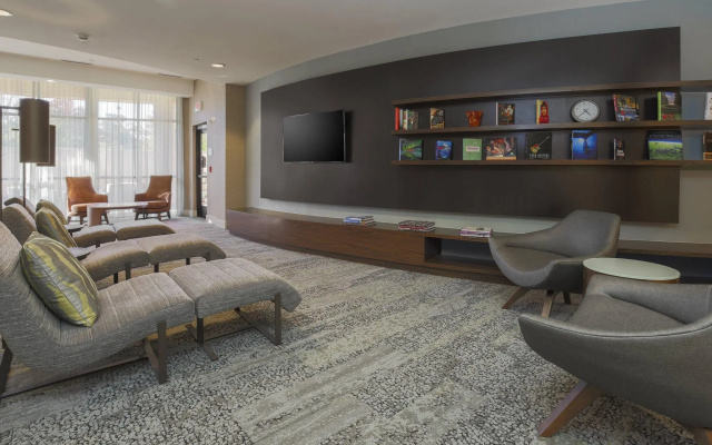 photo 2 of Courtyard by Marriott Potomac Mills Woodbridge