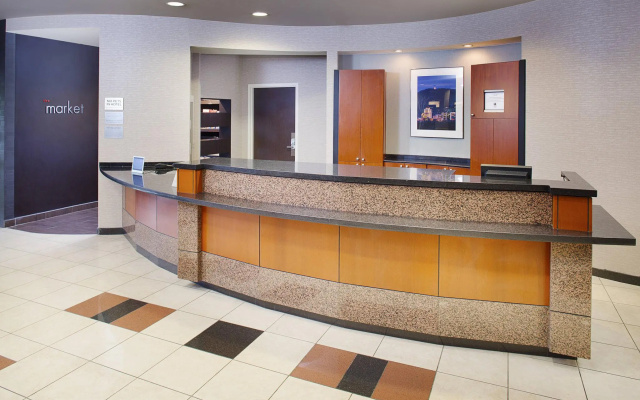 photo 2 of Courtyard by Marriott Roanoke Airport
