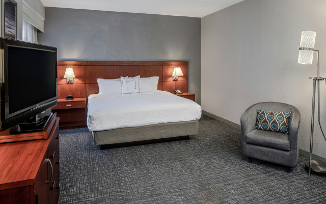 photo 4 of Courtyard by Marriott San Antonio SeaWorld - Westover Hills