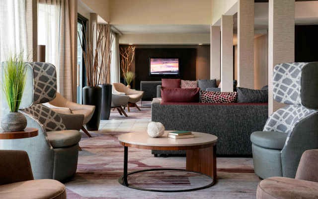 photo 2 of Courtyard by Marriott San Francisco Airport