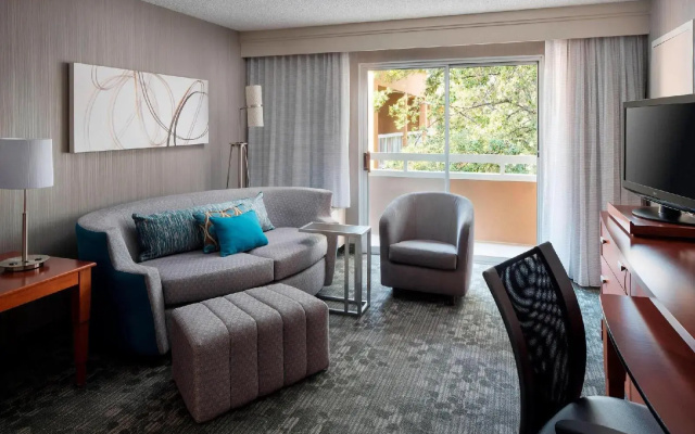 photo 3 of Courtyard by Marriott San Mateo Foster City
