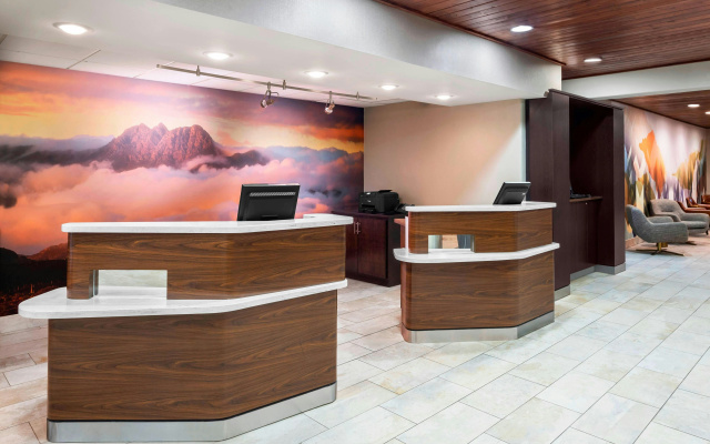 photo 2 of Courtyard by Marriott Scottsdale North