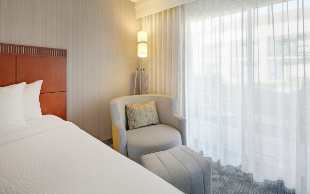 photo 3 of Courtyard by Marriott Southfield