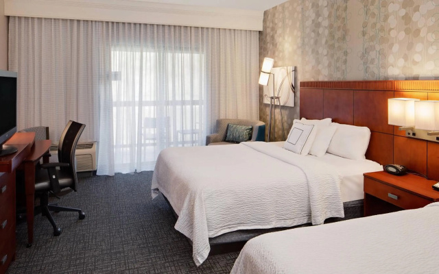 photo 4 of Courtyard by Marriott Pittsburgh West Homestead/Waterfront