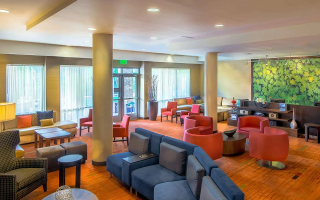 photo 2 of Courtyard by Marriott Charleston Downtown/Civic Center
