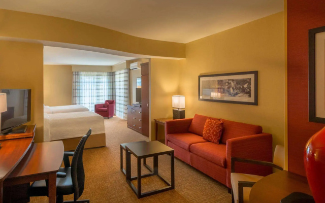 photo 5 of Courtyard by Marriott Charleston Downtown/Civic Center