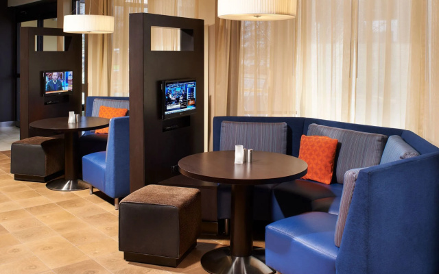 photo 5 of Comfort Inn & Suites Arlington Heights - Buffalo Grove