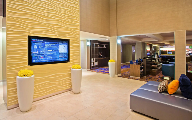 photo 2 of Courtyard by Marriott Chicago Midway Airport