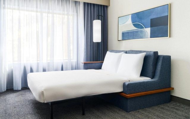 photo 5 of Courtyard by Marriott Chicago Midway Airport