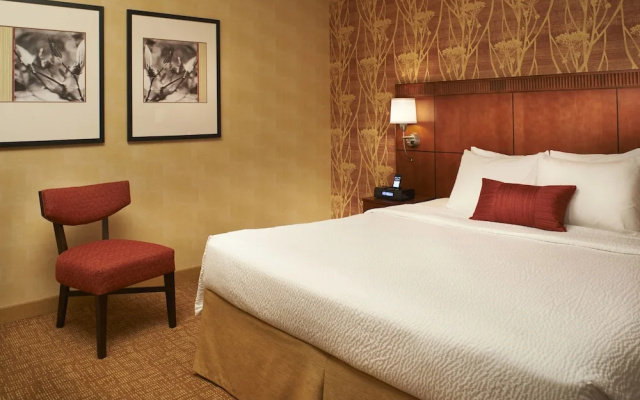 photo 5 of Courtyard  Chicago Naperville