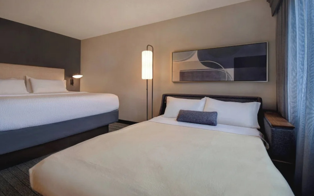 photo 3 of Courtyard by Marriott Cincinnati Airport
