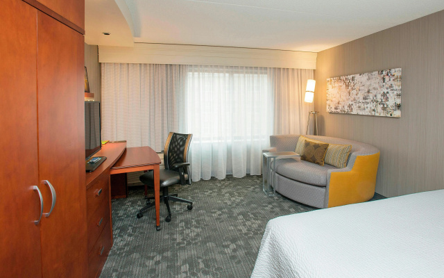 photo 4 of Courtyard by Marriott Cincinnati North at Union Centre
